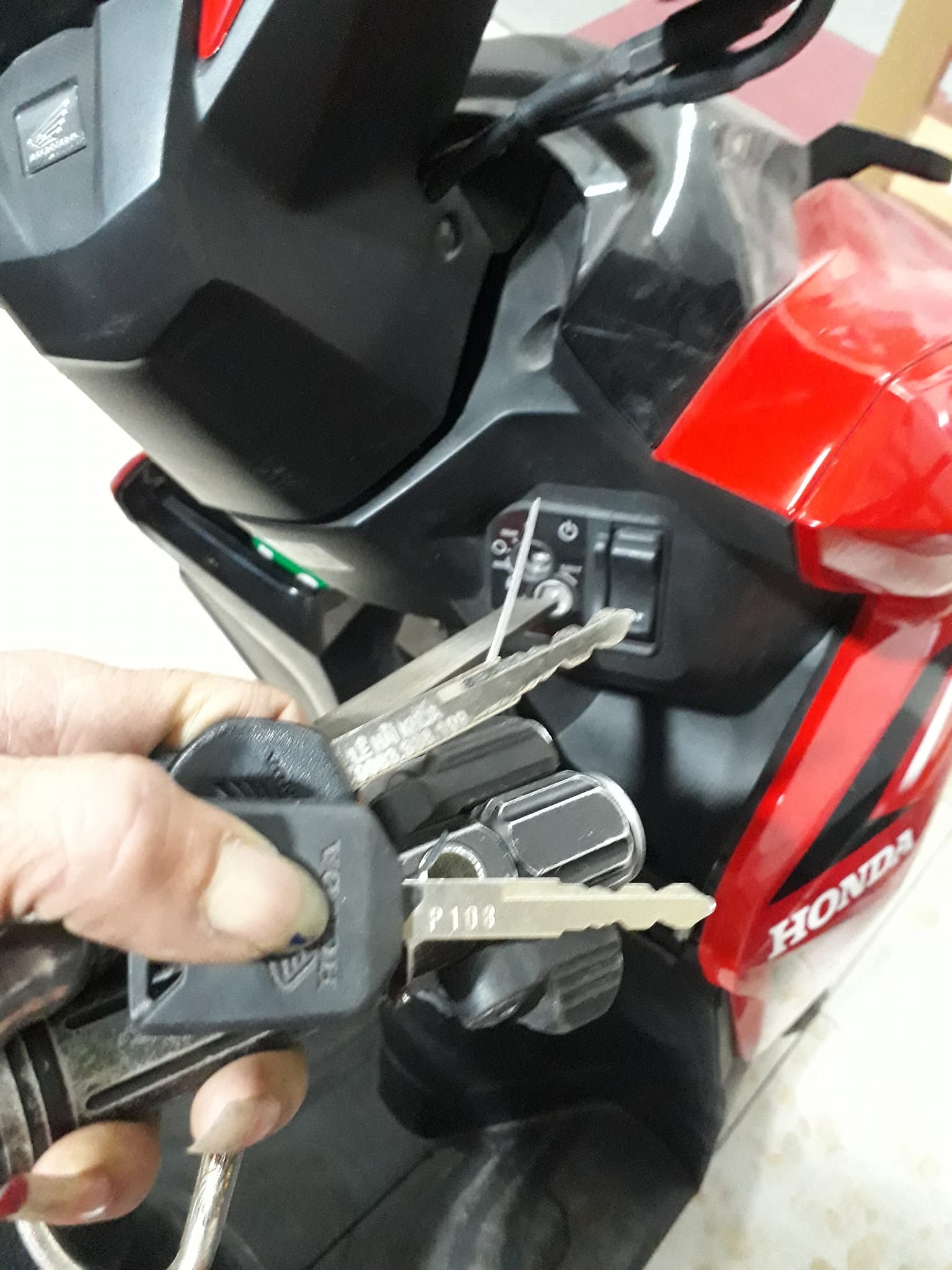 Làm chìa khóa remote xe máy Honda, Yamaha…