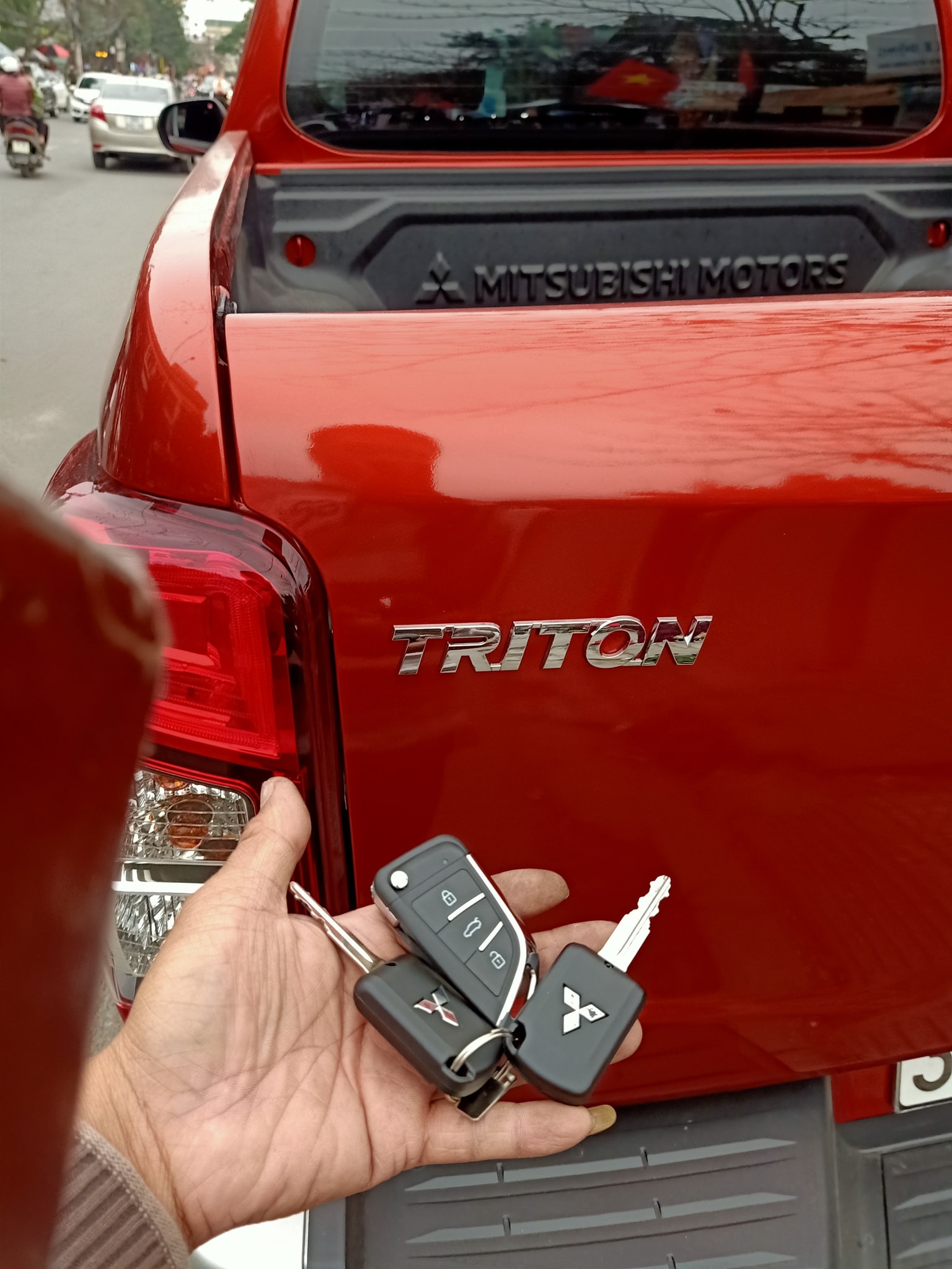 Làm chìa khóa xe Mitsubishi Triton