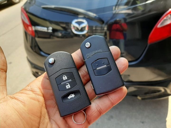 Làm Chìa Khóa Xe Mazda